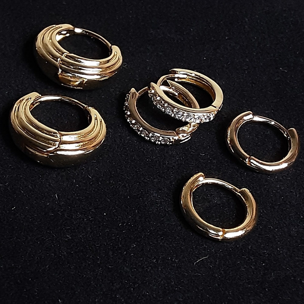 3 Pairs Of Elegant Gold Hoop Earrings J271